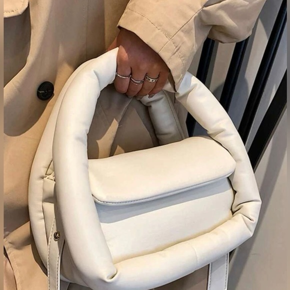 Off White Puffy Bag - Picture 5 of 5